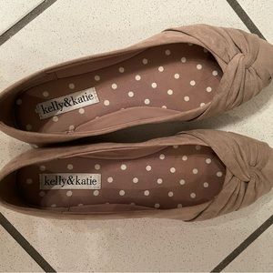 Size 6 Kelly & Katie shoes